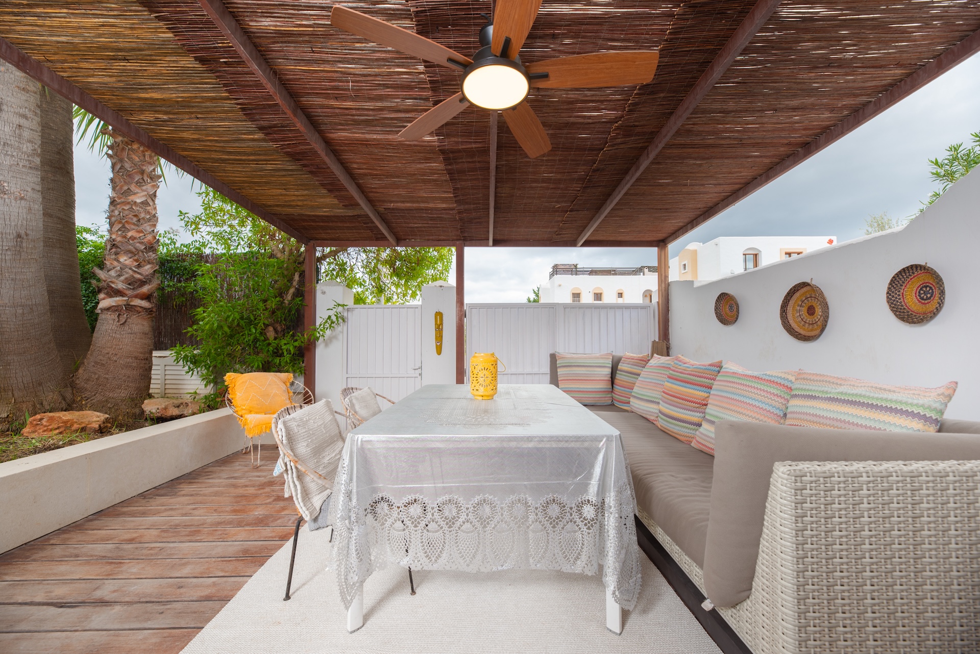 Resa estates Ibiza for sale te koop appartement Santa Gertrudis patio 3.jpg